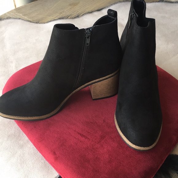 White Mountain Ladies Ankle Boots - Picture 2 of 13